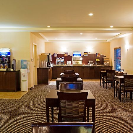 Holiday Inn Express & Suites-Regina-South By Ihg Bagian luar foto
