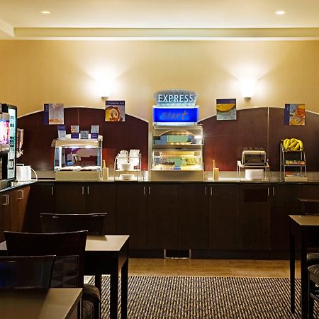 Holiday Inn Express & Suites-Regina-South By Ihg Bagian luar foto