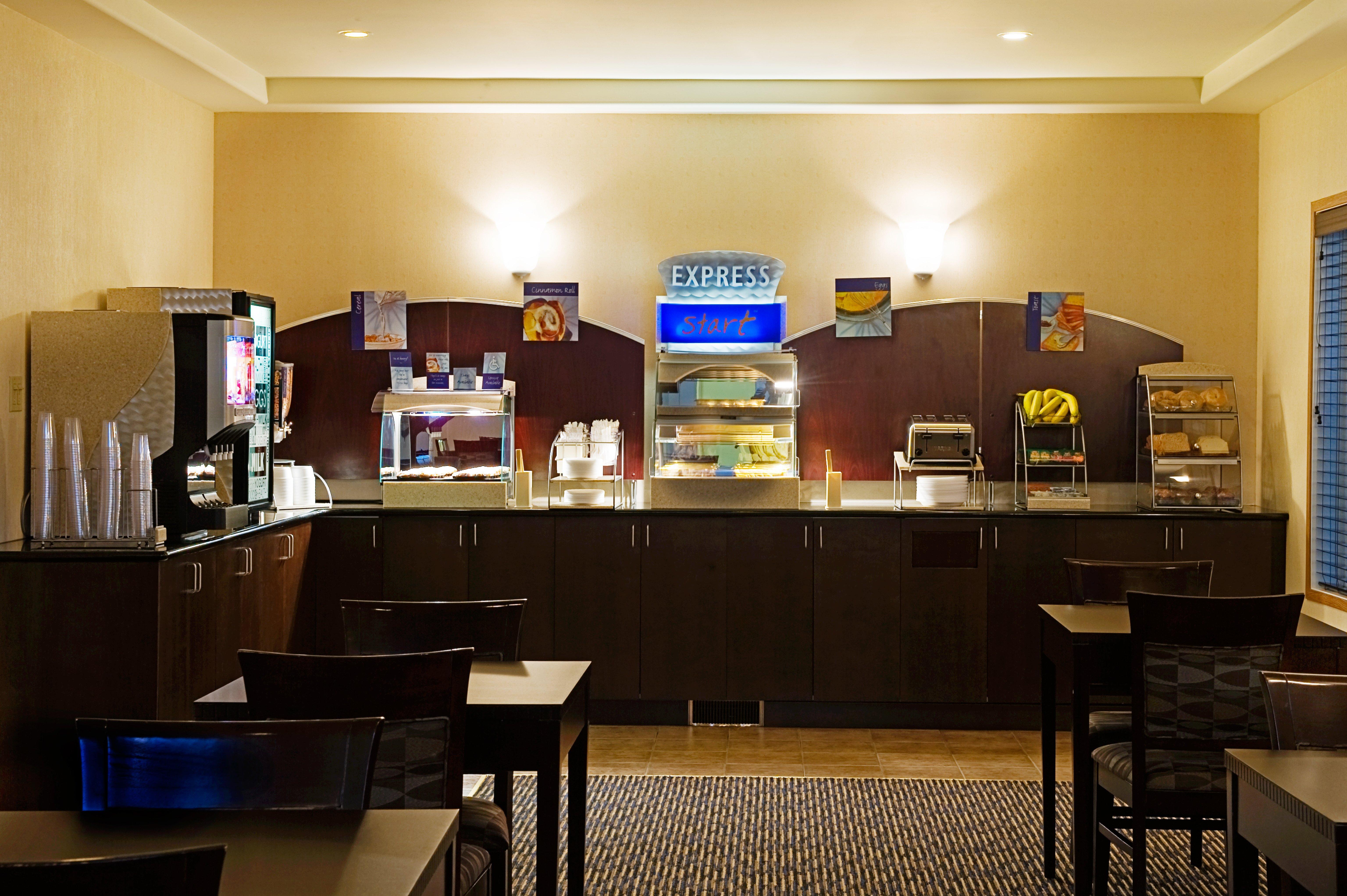 Holiday Inn Express & Suites-Regina-South By Ihg Bagian luar foto