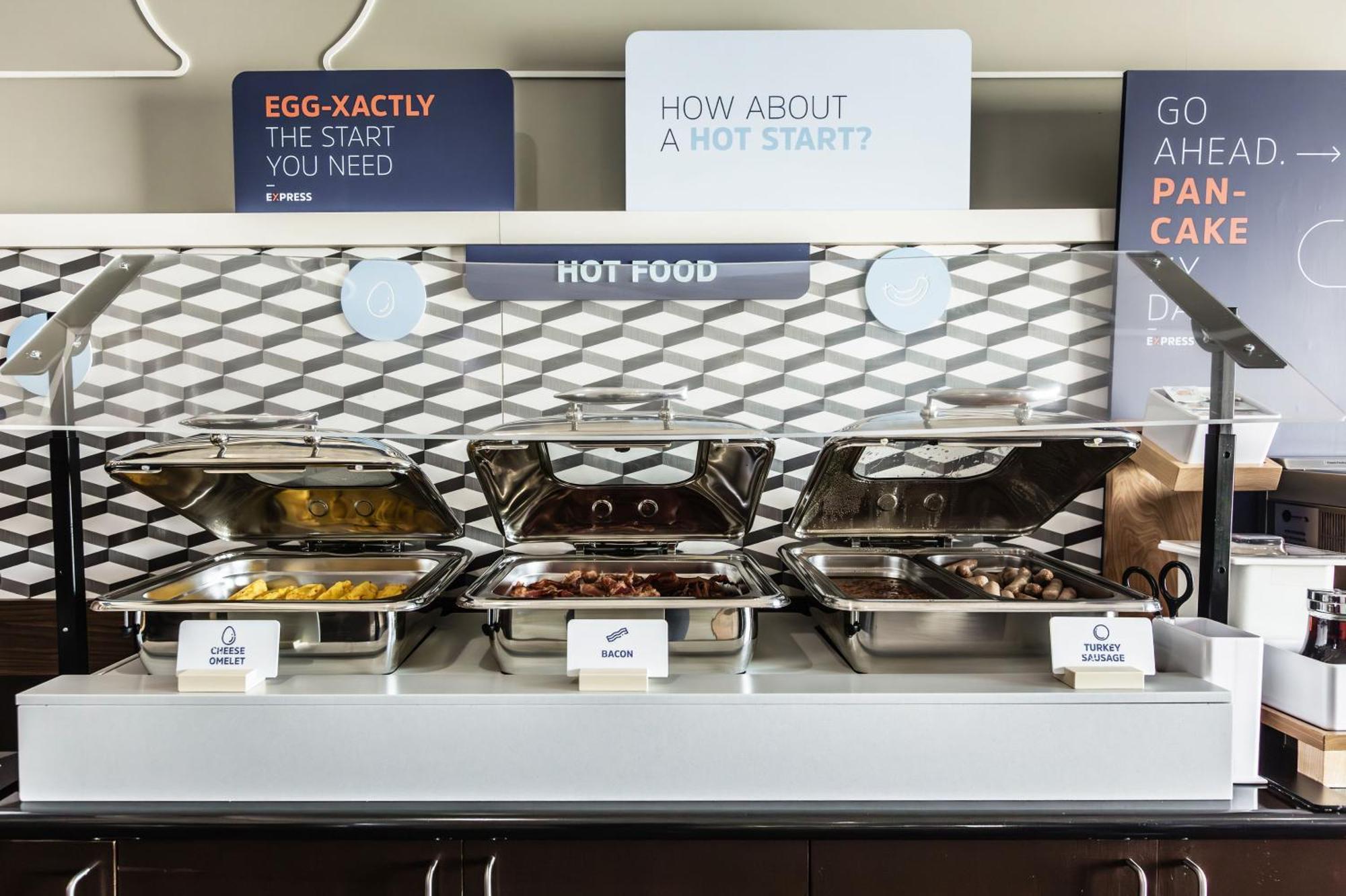 Holiday Inn Express & Suites-Regina-South By Ihg Bagian luar foto