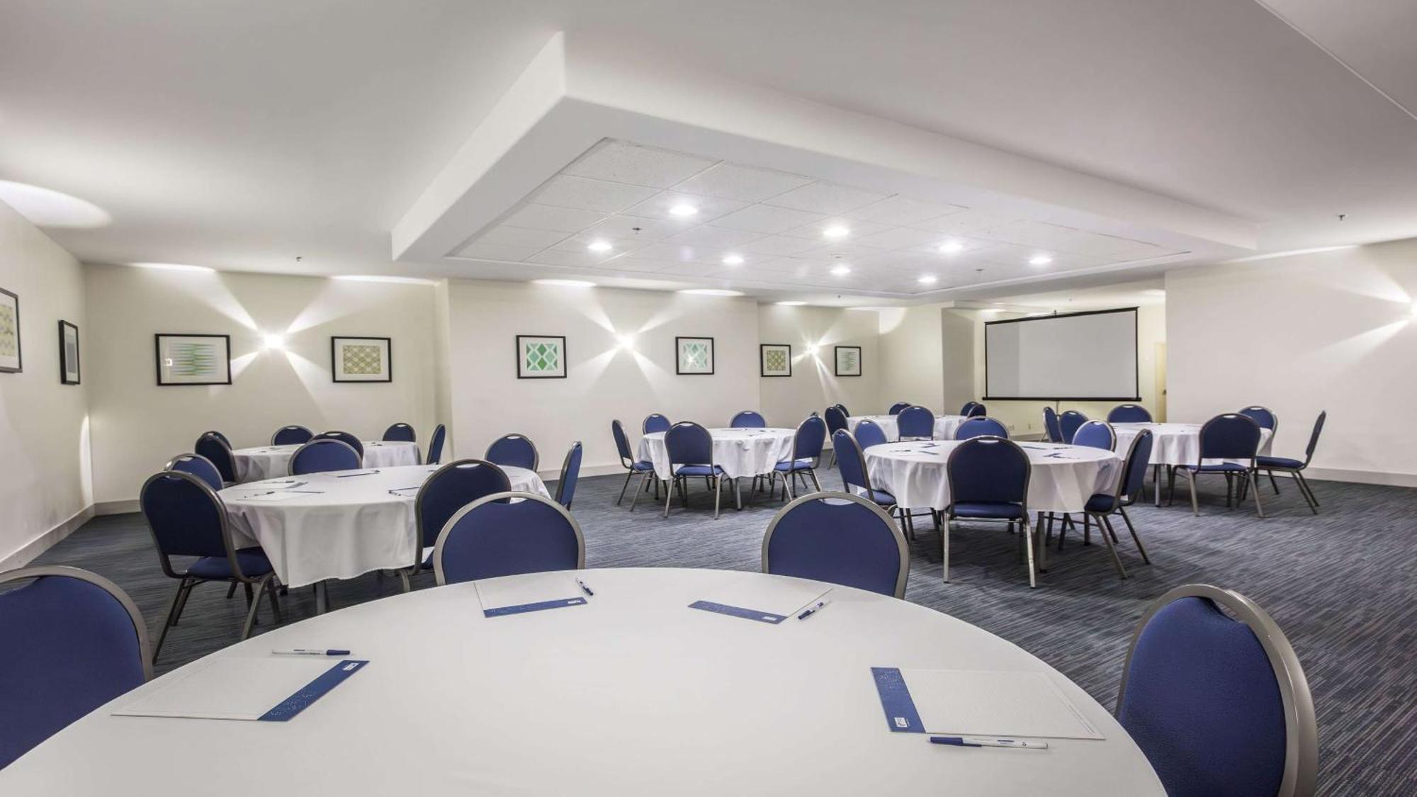 Holiday Inn Express & Suites-Regina-South By Ihg Bagian luar foto