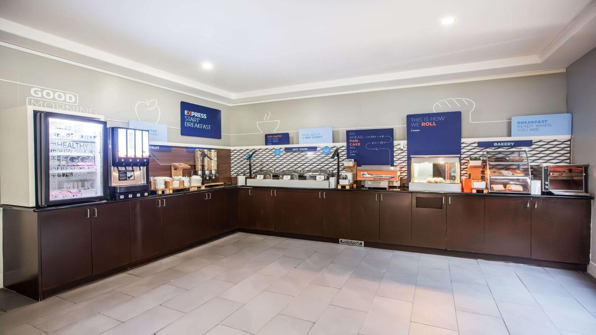 Holiday Inn Express & Suites-Regina-South By Ihg Bagian luar foto