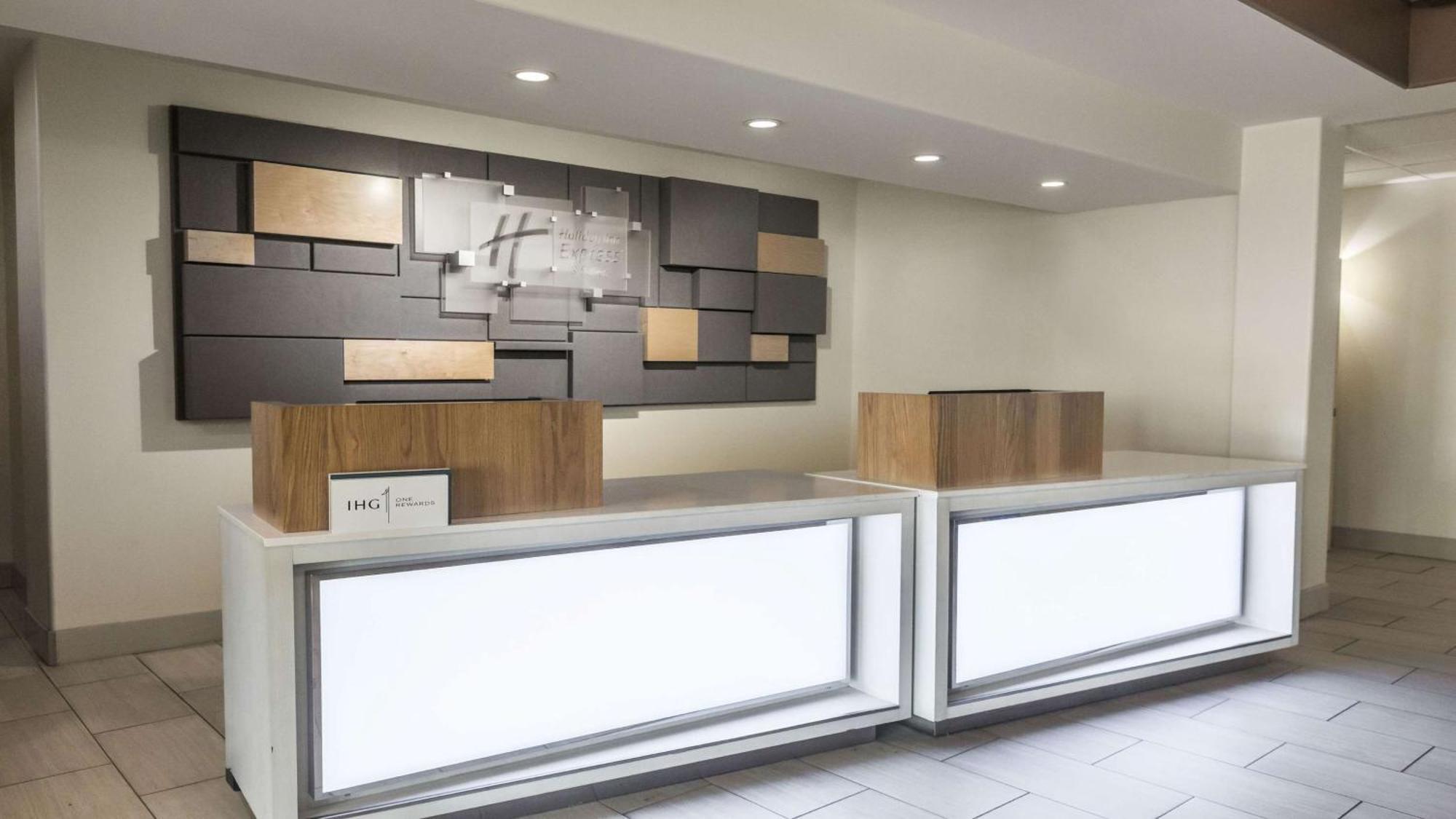 Holiday Inn Express & Suites-Regina-South By Ihg Bagian luar foto