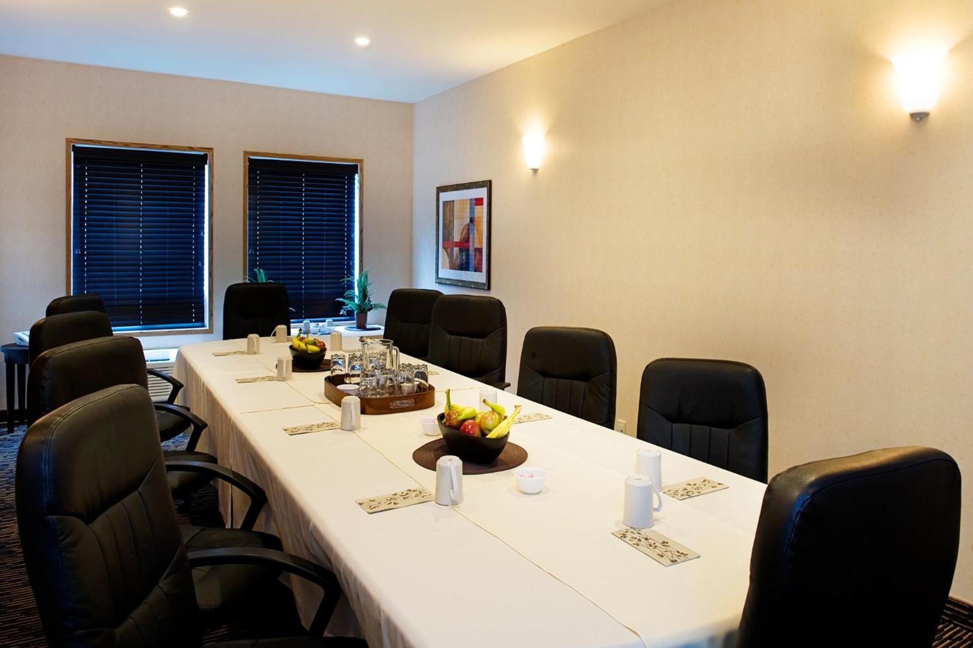 Holiday Inn Express & Suites-Regina-South By Ihg Bagian luar foto