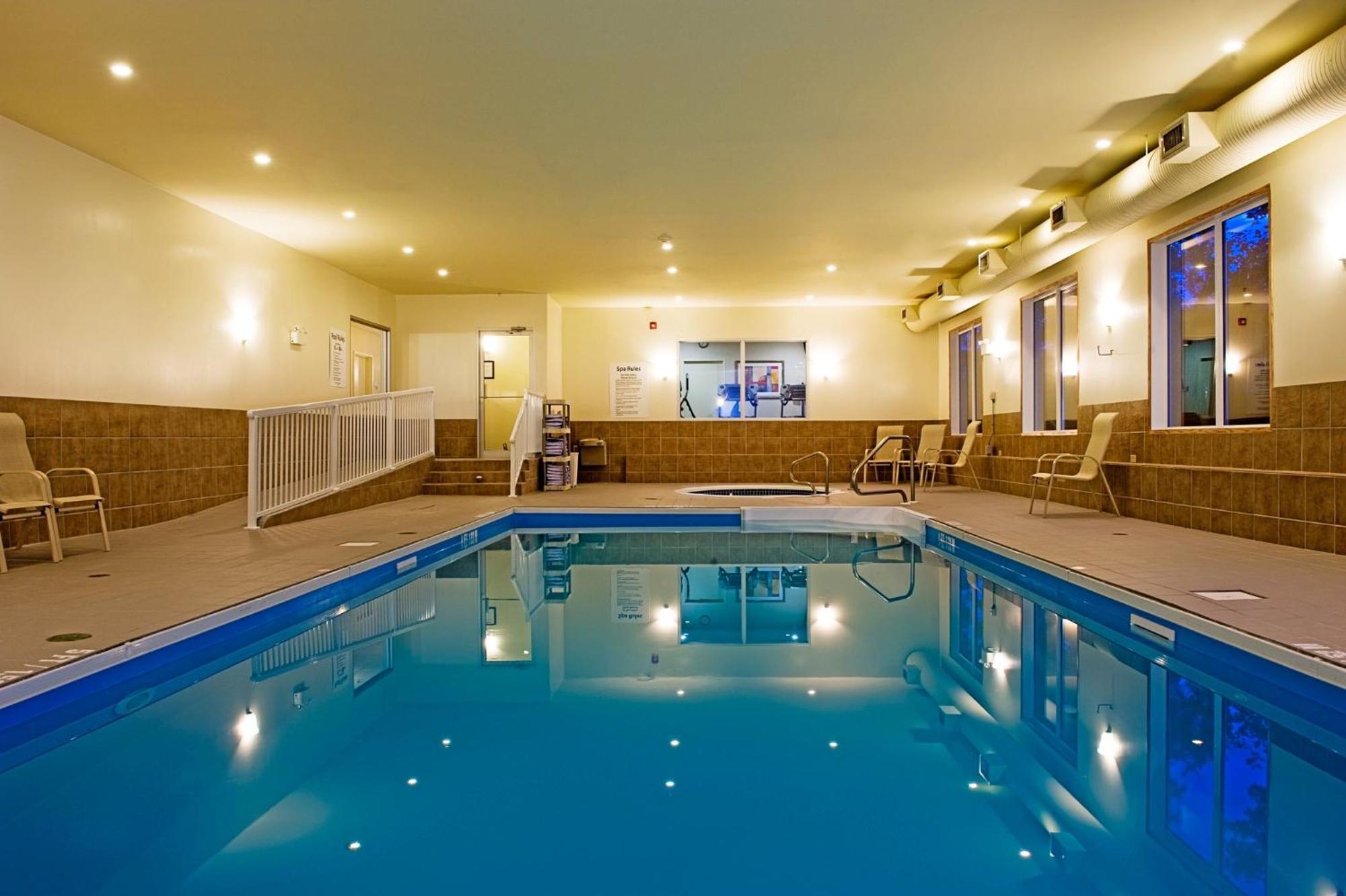 Holiday Inn Express & Suites-Regina-South By Ihg Bagian luar foto