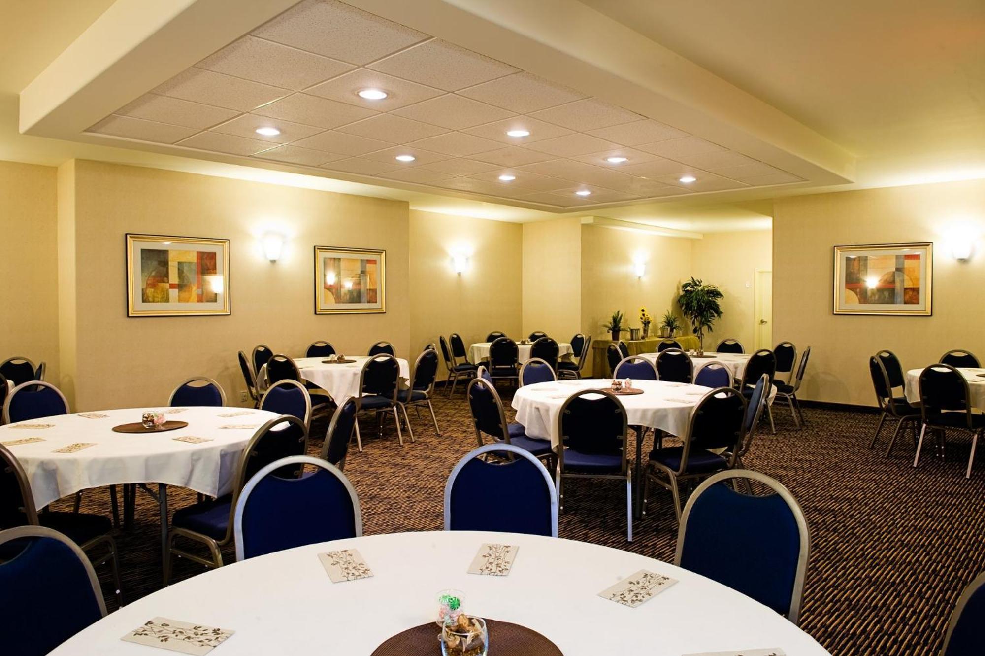 Holiday Inn Express & Suites-Regina-South By Ihg Bagian luar foto
